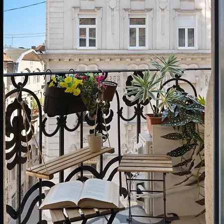 Velvet & Marble Elegance W Balcony Nr Synagogue * Budapest