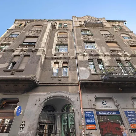 Velvet & Marble Elegance W Balcony Nr Synagogue